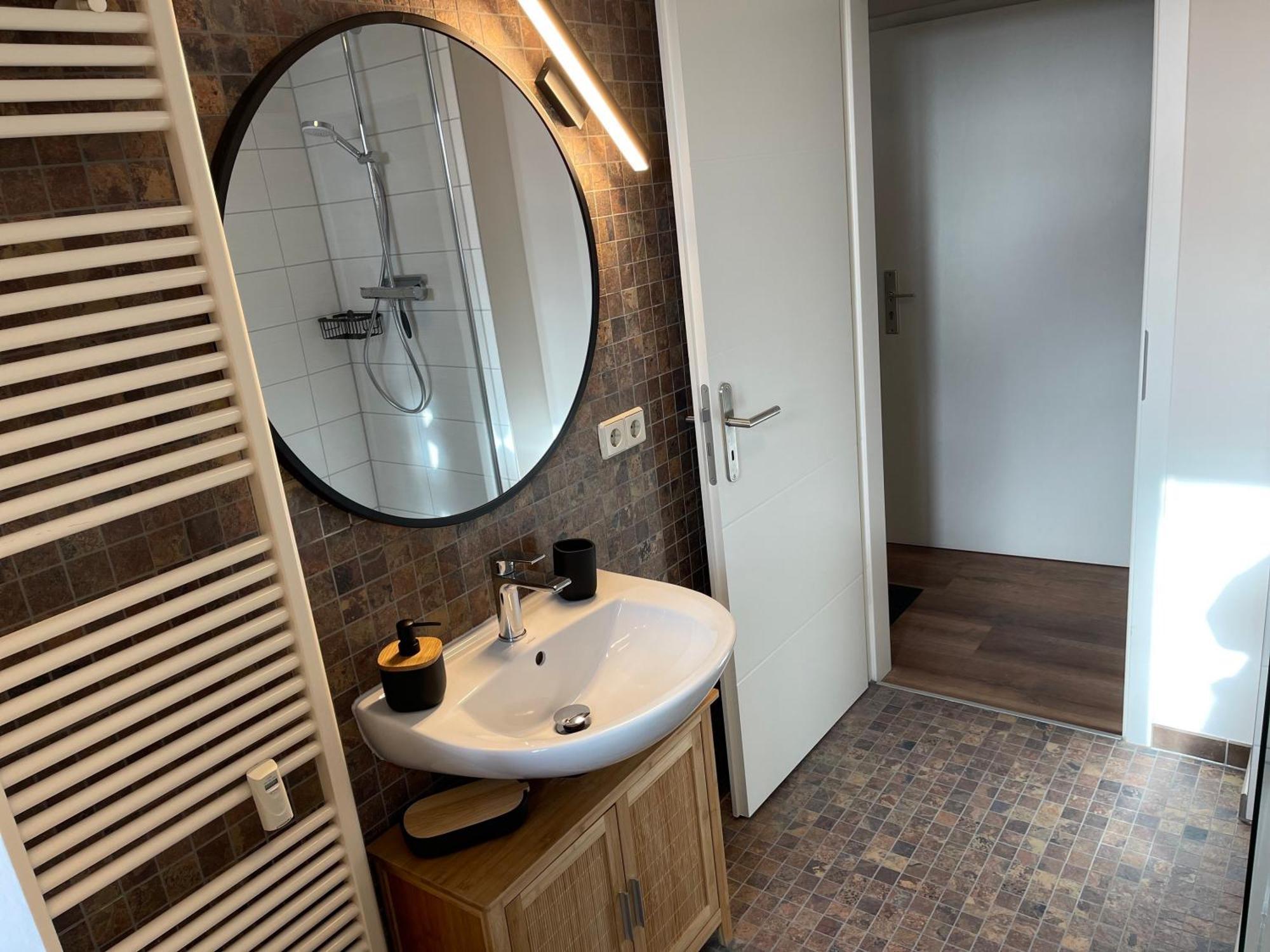 Apartments Am Bahnhof شترالسوند الغرفة الصورة