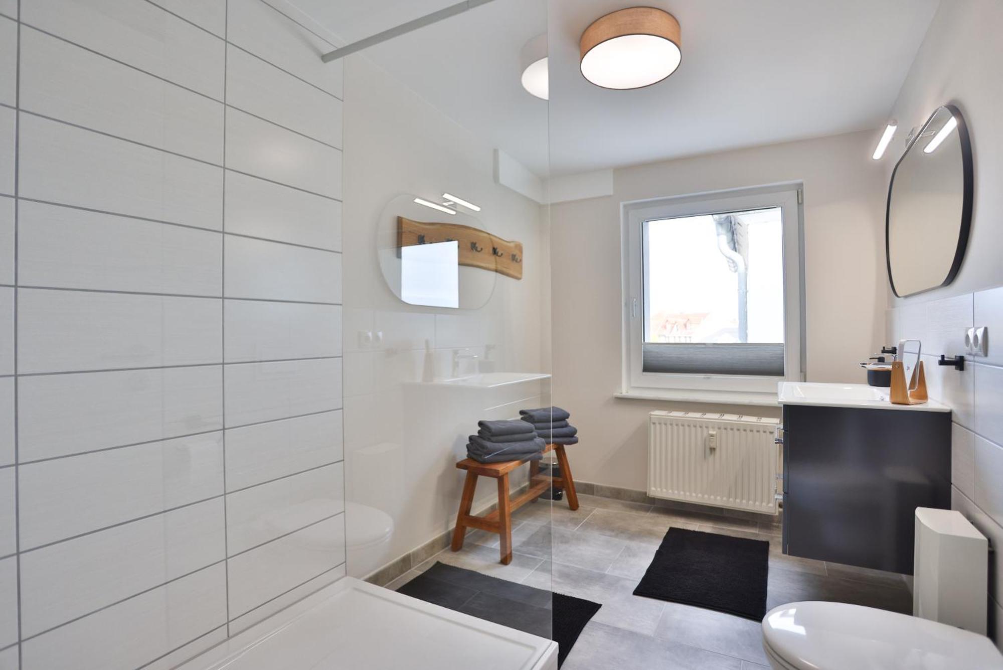 Apartments Am Bahnhof شترالسوند الغرفة الصورة
