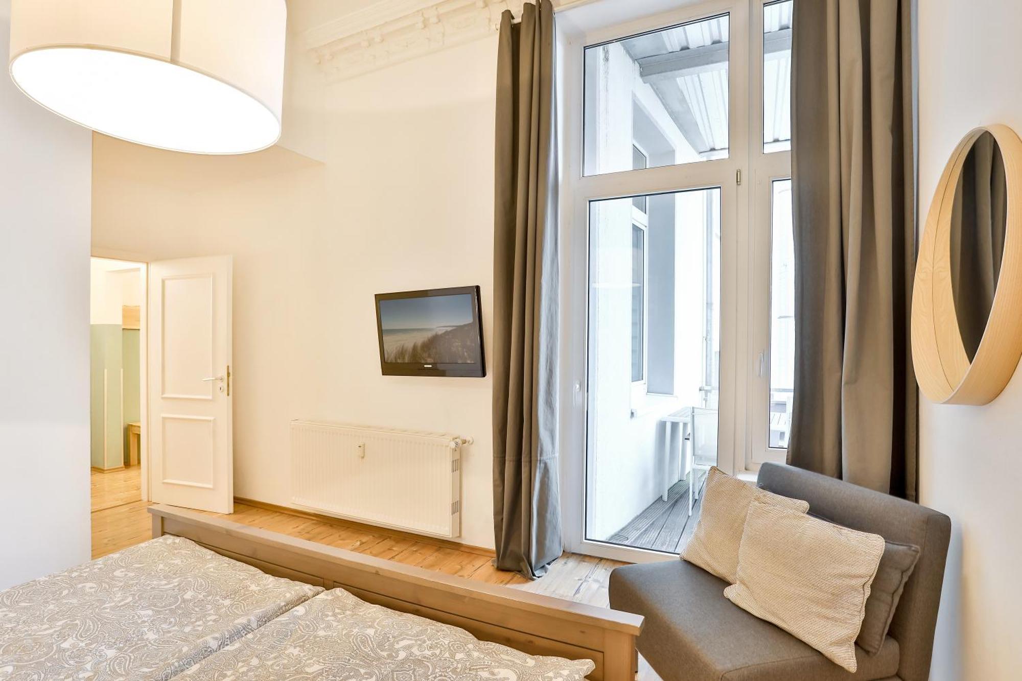 Apartments Am Bahnhof شترالسوند الغرفة الصورة