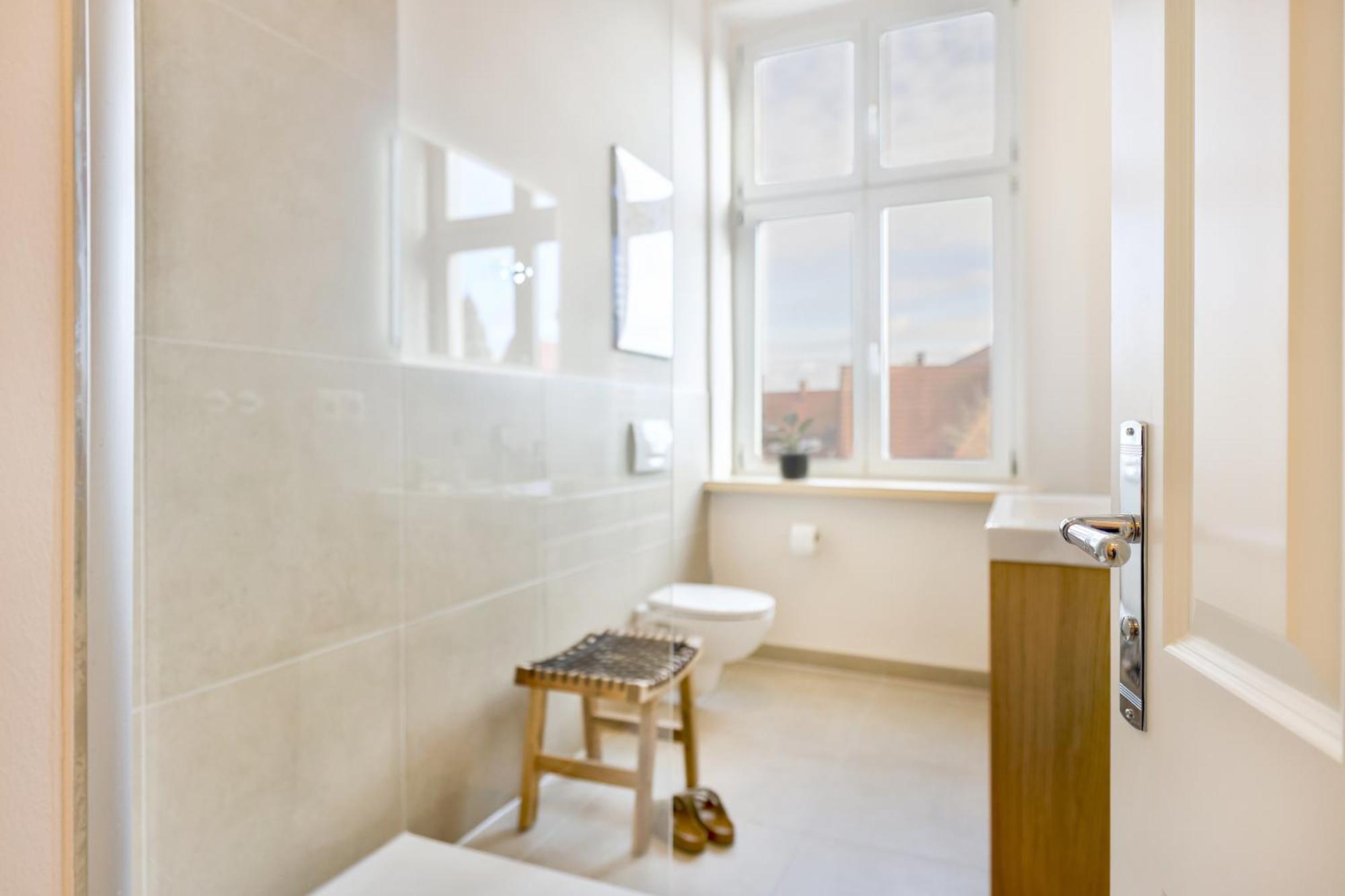 Apartments Am Bahnhof شترالسوند الغرفة الصورة