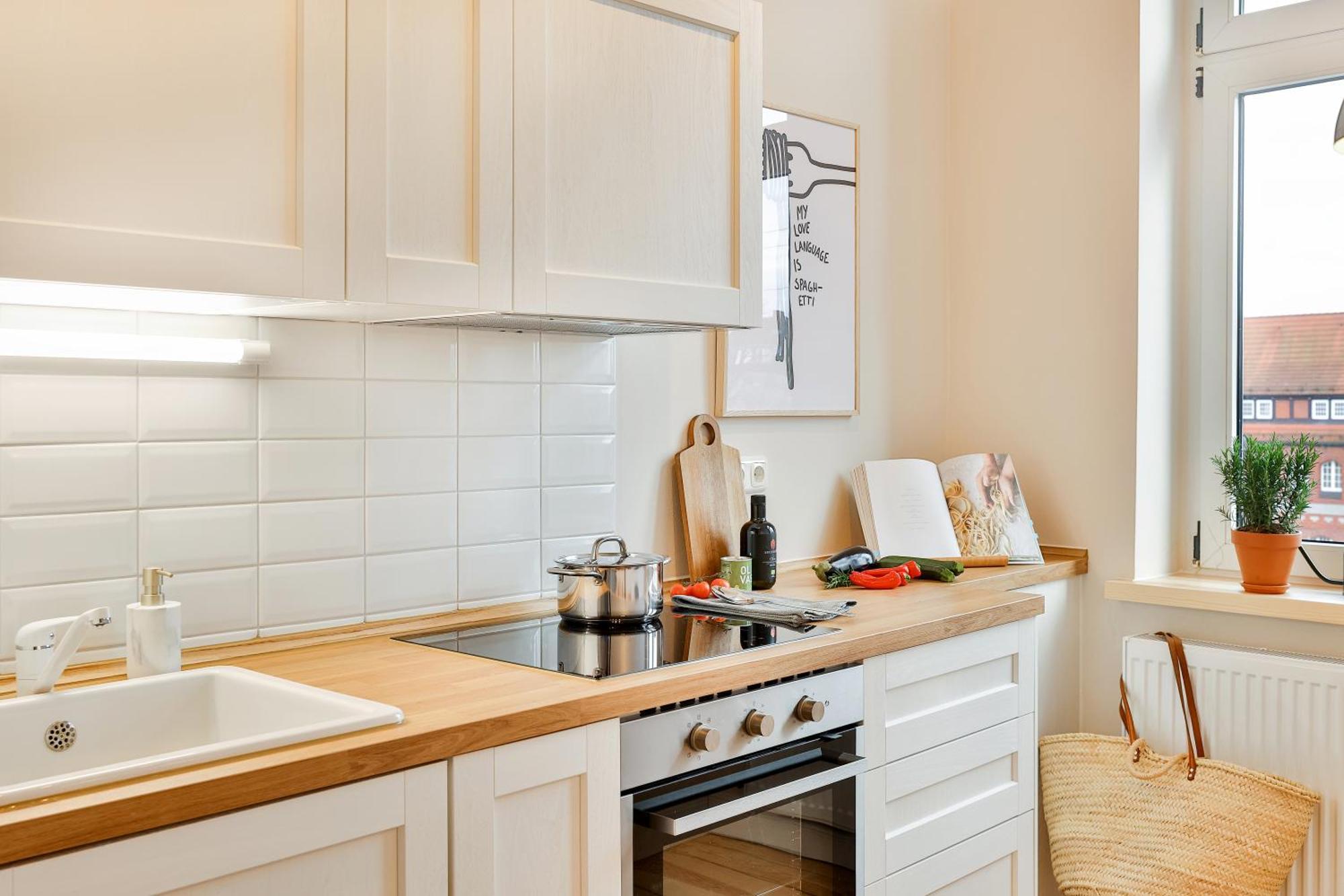 Apartments Am Bahnhof شترالسوند الغرفة الصورة